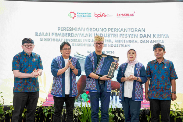 Menperin Resmikan Gedung BPIFK, Perkuat Daya Saing Industri Fesyen dan Kriya