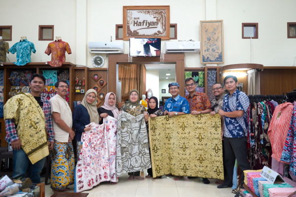 Kemenperin bersama YBI Angkat Batik Tulis Merawit Cirebon Sebagai Ikon Gelar Batik Nasional 2025