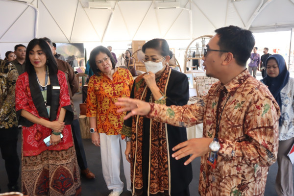 Kemenperin Dorong Wastra Indonesia Naik Kelas melalui Kolaborasi Industri dan Pariwisata